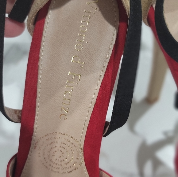 Vittoria D' Firenze Sandal - Picture 4 of 4